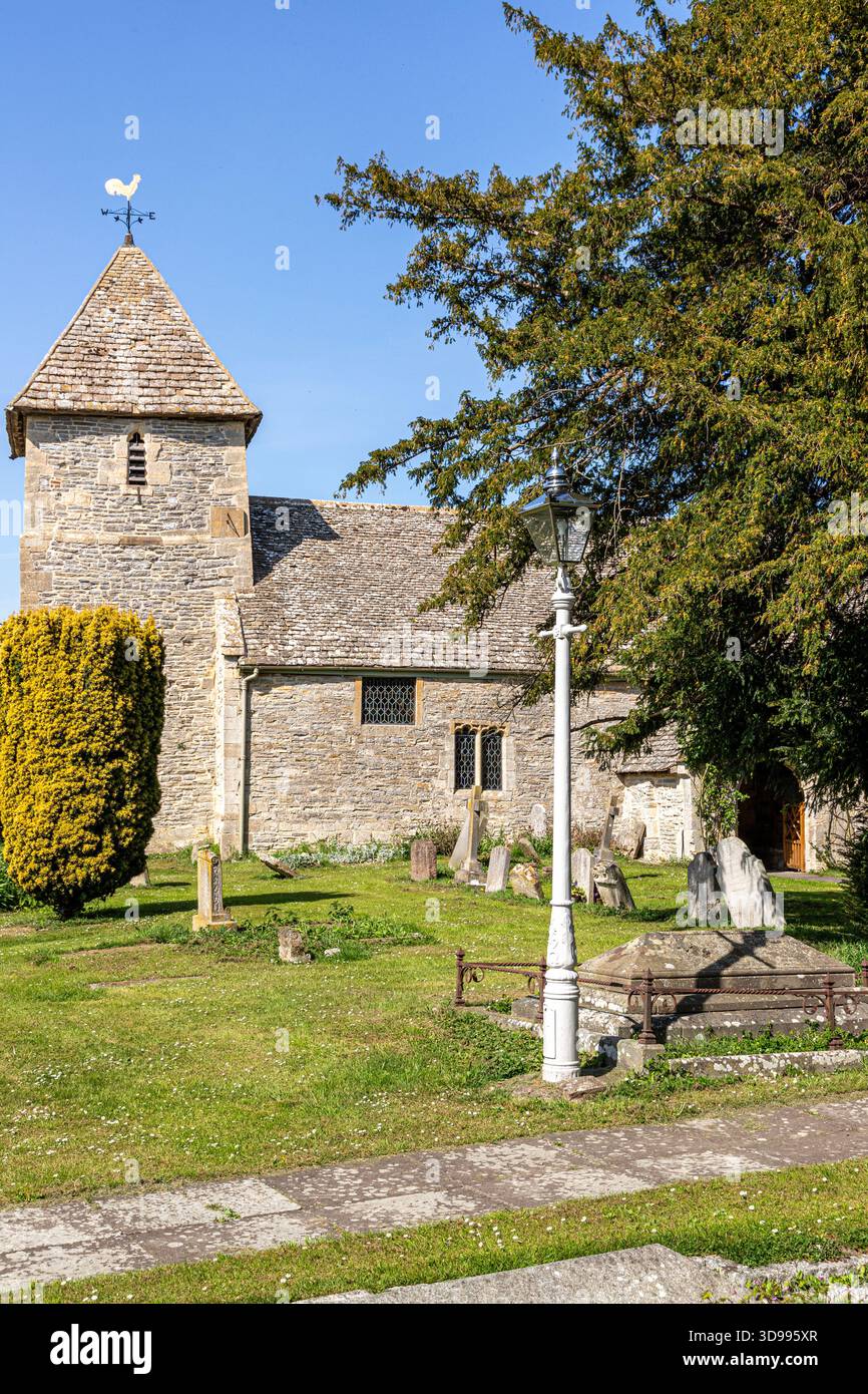 Die Pfarrkirche St. Mary Magdalene im Dorf Boddington, Gloucestershire, England, Großbritannien Stockfoto