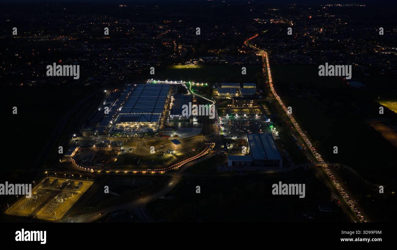 Waltham Cross AI Datacenter Night Aerial View. Stockfoto
