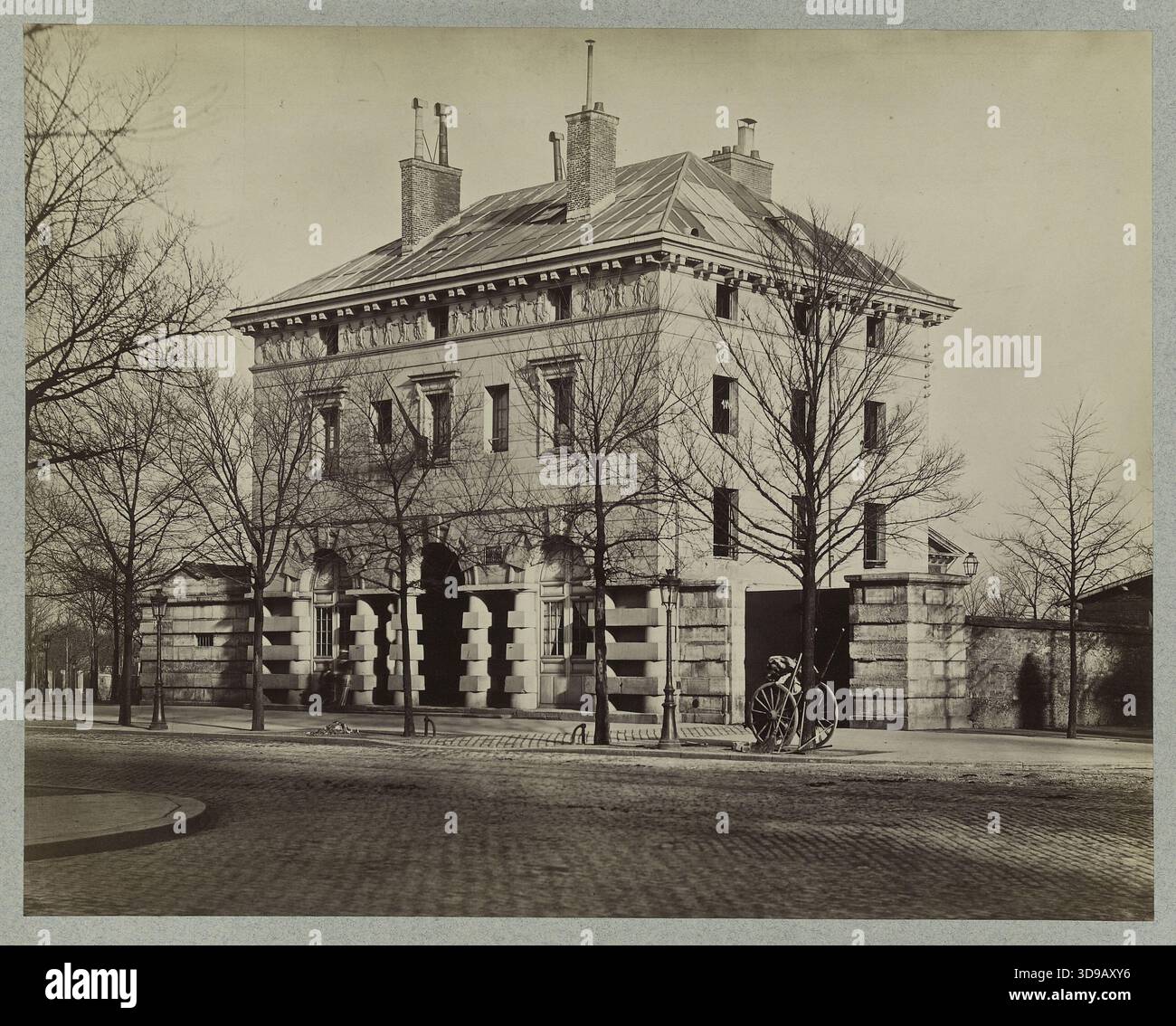 Mautstelle des ehemaligen Barrière d'Enfer, 14. Arrondissement, 17. Februar 1881. Fotograf: Pierre Emonts oder Emonds. Fotograf: [Fotograf title missing]. Grafikkunst. Abmessungen – Bildmaterial: Höhe: 22,6 cm, Breite: 28,6 cm. Abmessungen – ursprüngliche Halterung: Höhe: 31,4 cm, Breite: 48,1 Stockfoto
