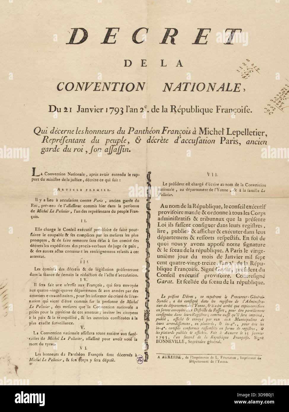 ERLASS DES NATIONALEN ÜBEREINKOMMENS vom 21. Januar 1793, dem 2. Jahr der Französischen Republik. sic/ der Michel Lepelletier die Ehre des französischen Pantheons SIC verleiht,/ Volksvertreter, & Beschuldigungserlass gegen Paris, ehemalige Garde des Königs, His..., Fournier L. (Auxerre), Printer, 1793, Grafik, Druck, Manuskripte, Drucke, Buchbinderei, Poster, Holzstich, Typografie = Buchdruck, Abmessungen - Kunstwerk: Höhe: 45 cm, Breite: 35,5 cm, Abmessungen - Museumshalterung: Höhe: 65 cm, Breite: 50 Stockfoto