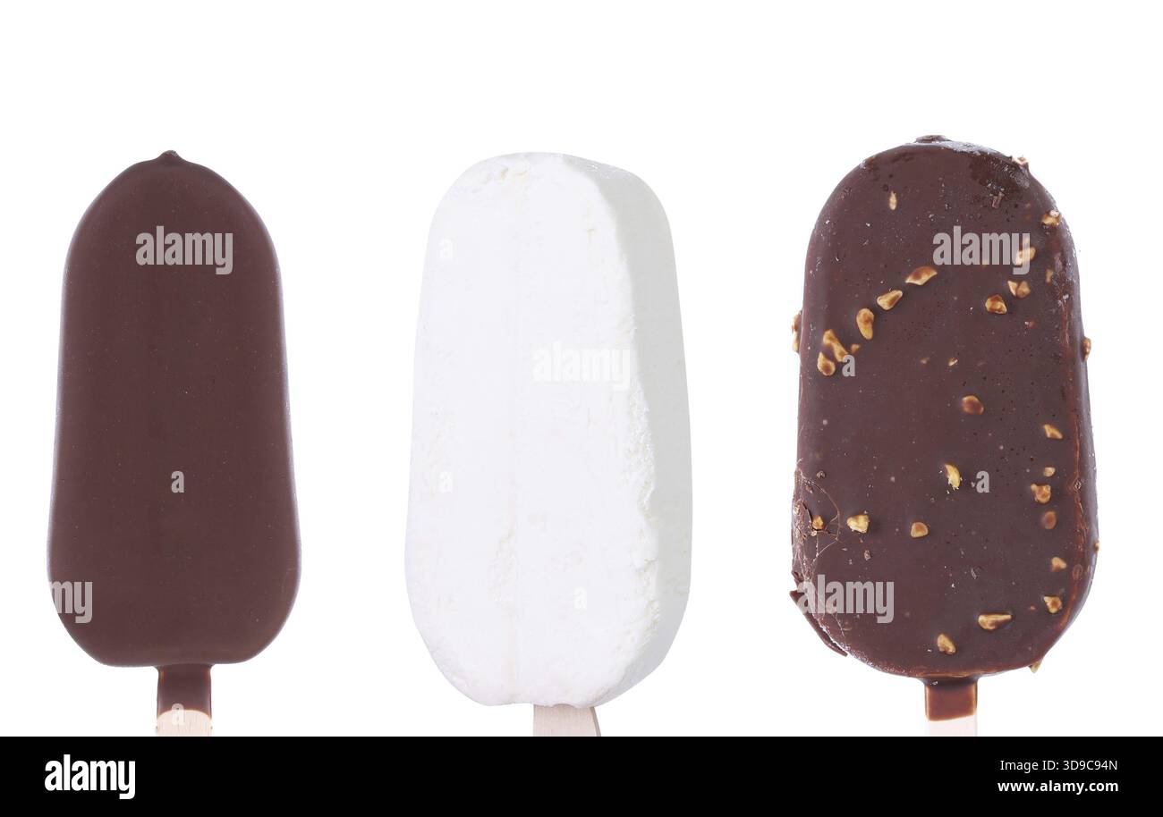 Drei verschiedene Eissorten. Isoliert auf weißem Hintergrund Stockfoto