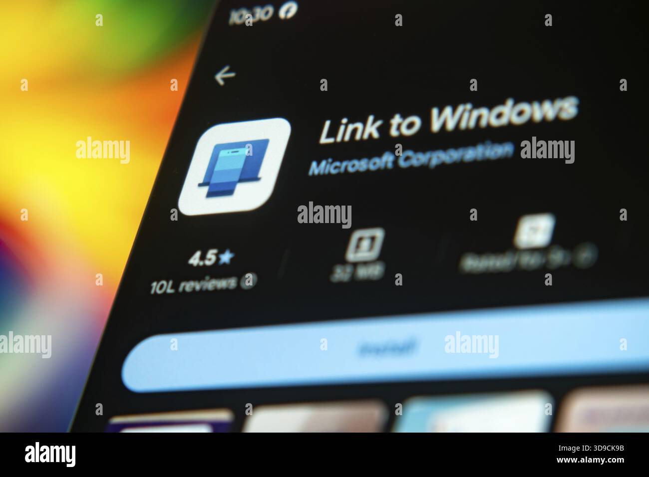 Link zur Windows-App in einer App Store-Oberfläche mit blauem Symbol Stockfoto