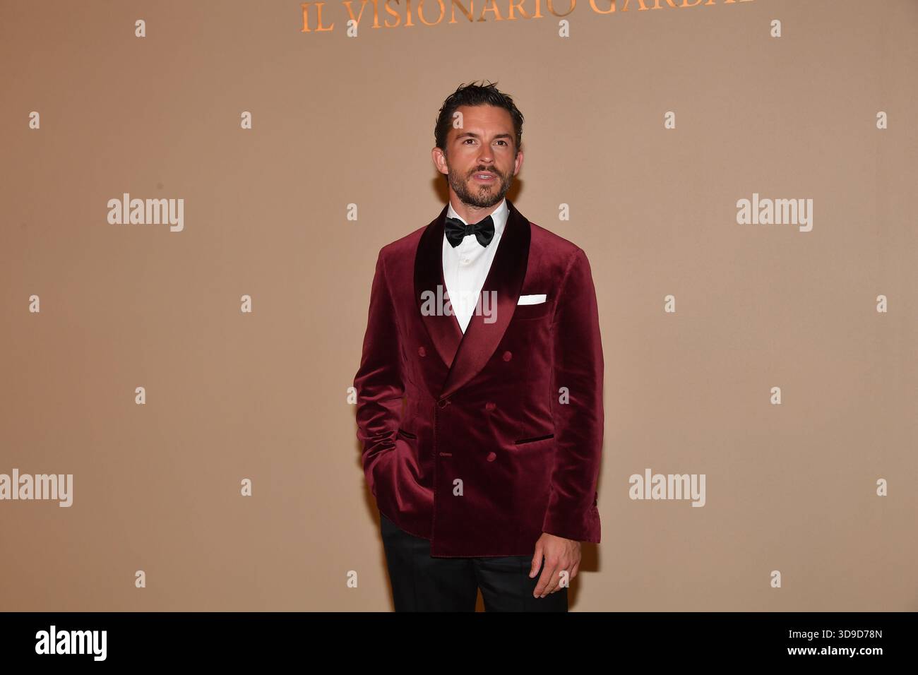 Rom, Italien. Dezember 2025. Rome, Cinecitta' Studios Premiere des Films 'Brunello Il Visionario Garbato', auf dem Foto: Jonathan Bailey Credit: Independent Photo Agency/Alamy Live News Stockfoto