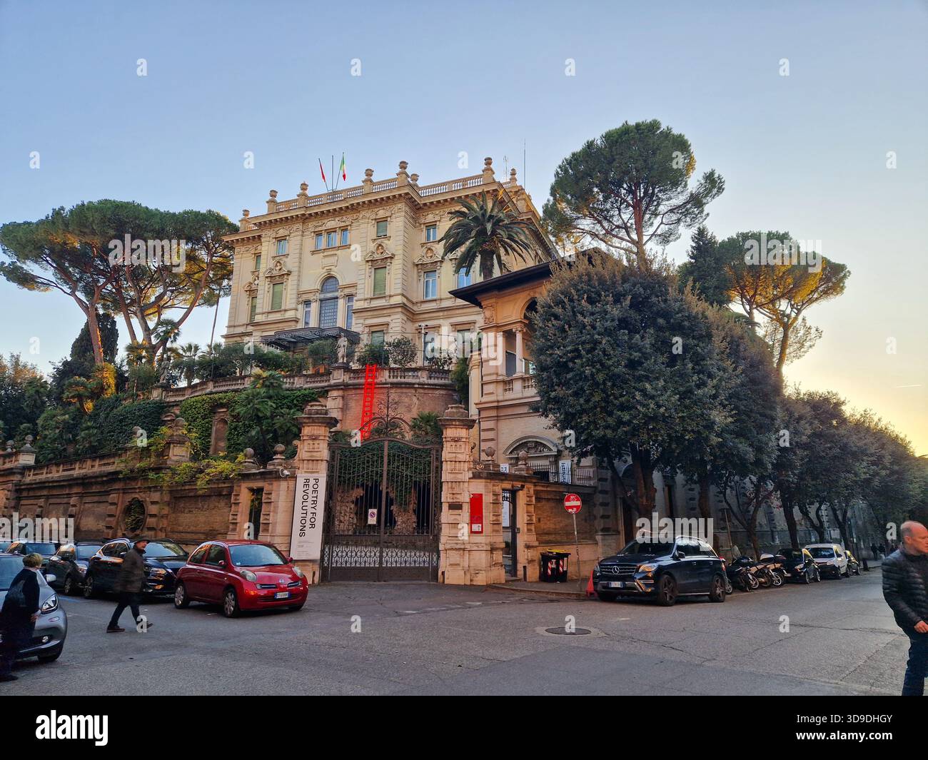 Rom, Italien - 10. Januar 2024: Details aus den Straßen von Rom, Italien. Stockfoto