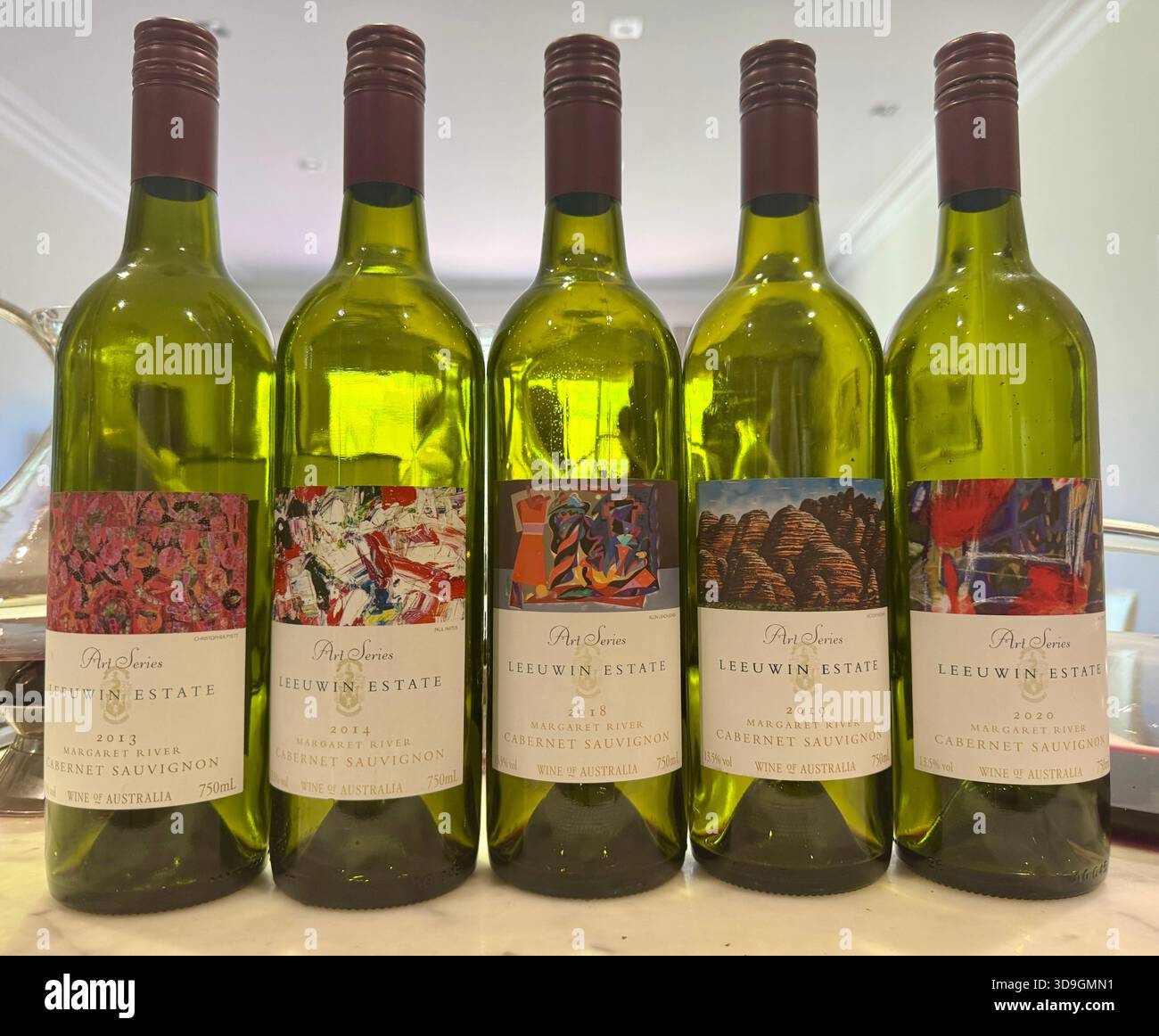 Vertikale Weinprobe von 5 Jahrgängen Margaret River Leeuwin Estate Art Series Cabernet Sauvignon 2013 2014 2018 2019 2020 Western Australia - Smartphone-aufgenommenes Stockfoto
