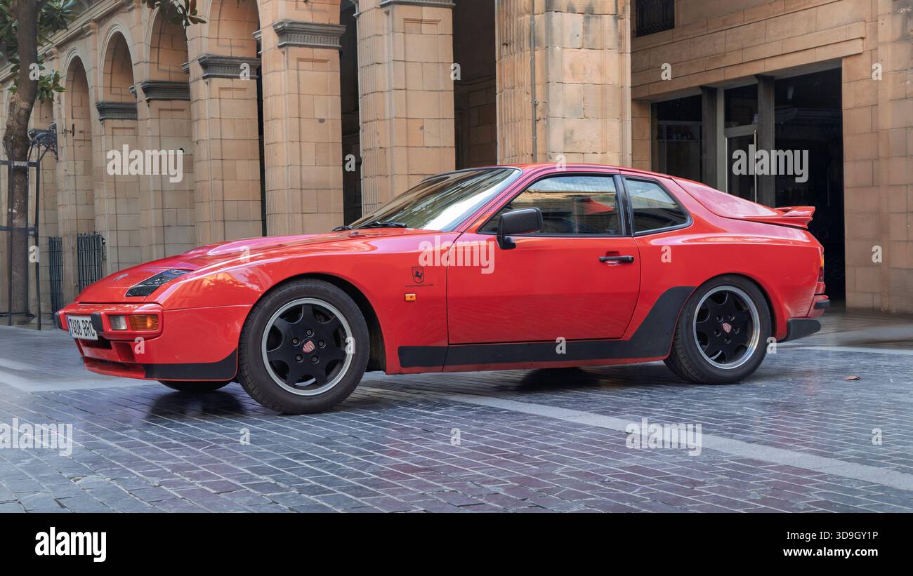 San Sebastian, Spanien – 20. September 2025: Porsche 944 Stockfoto
