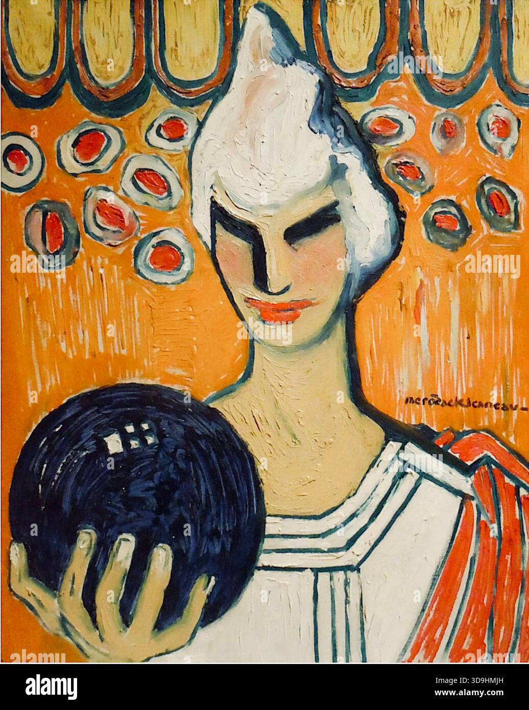 Alexis Mérodack-Jeaneau - Clown with the Blue Ball - 1906 - die zentrale Figur ist eine stilisierte Person, möglicherweise ein Clown oder Darsteller, mit einer auffälligen weißen Koniffur und einem auffälligen Gesichtsausdruck. Die Figur ist mit einer großen, tiefblauen Kugel im Vordergrund dargestellt. Der Hintergrund wird von einem intensiven, strukturierten Orange dominiert, das mit schwebenden, unregelmäßigen Formen in Rot und weiß verziert ist. Die Figur trägt ein weißes Kleidungsstück mit markanten roten Streifen auf der rechten Seite. Der Künstler verwendet nicht naturalistische Farben und deutliche, sichtbare Pinselstriche, um Emotionen zu vermitteln, anstatt realistische Darstellungen zu treffen Stockfoto