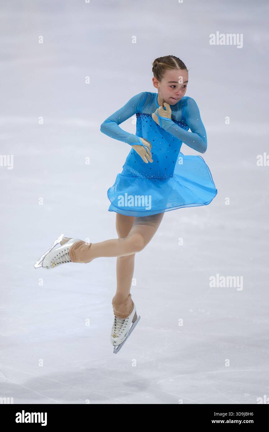 Zagreb, Kroatien. Dezember 2025. Anna Stepanchuk aus Kroatien tritt 2025 am 5. Dezember 2025 bei der Eröffnungszeremonie der ISU Eislaufbahn CS Golden Spin of Zagreb auf. Foto: Igor Kralj/PPIXSELL Credit: Pixsell/Alamy Live News Stockfoto