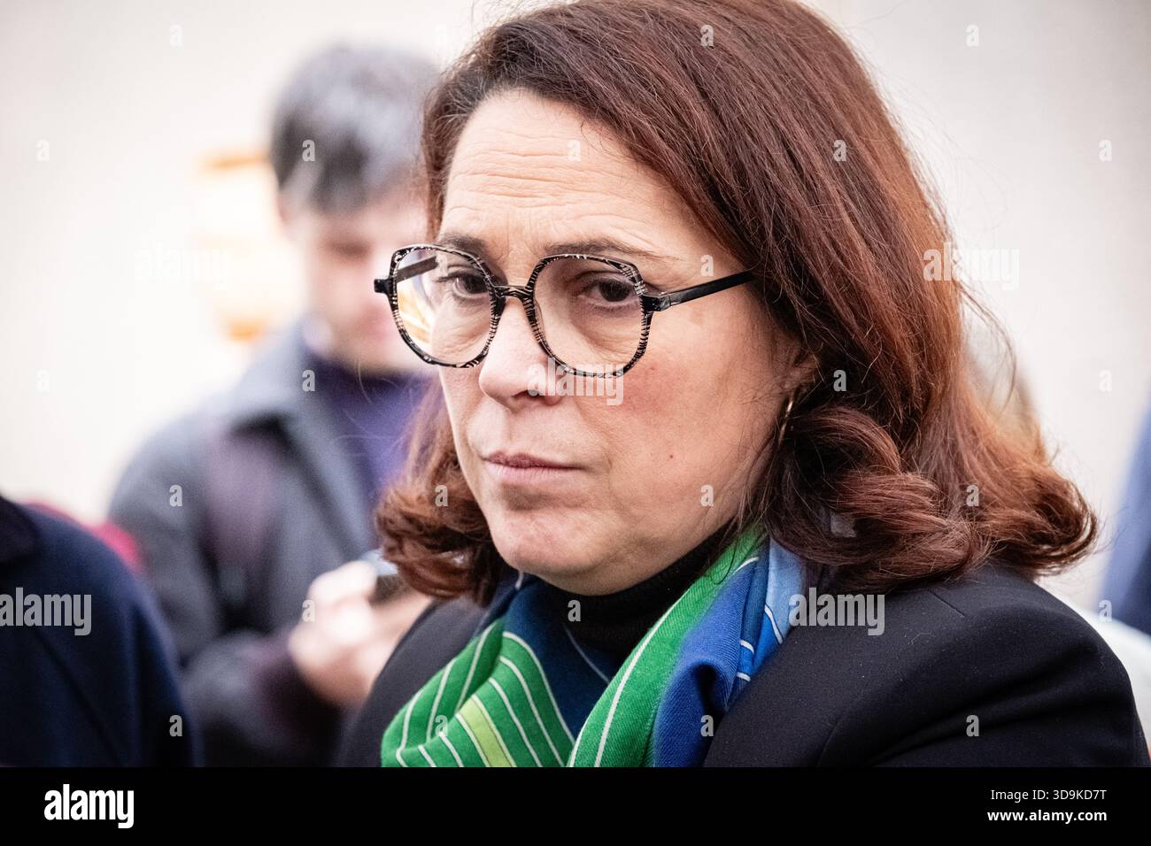 Marina Ferrari, Ministerin für Sport, Jugend und Gemeinwesen, besuchte im Rahmen des Internationalen Freiwilligentages Freiwillige bei der Wohltätigkeitsorganisation Restos du Coeur Stockfoto