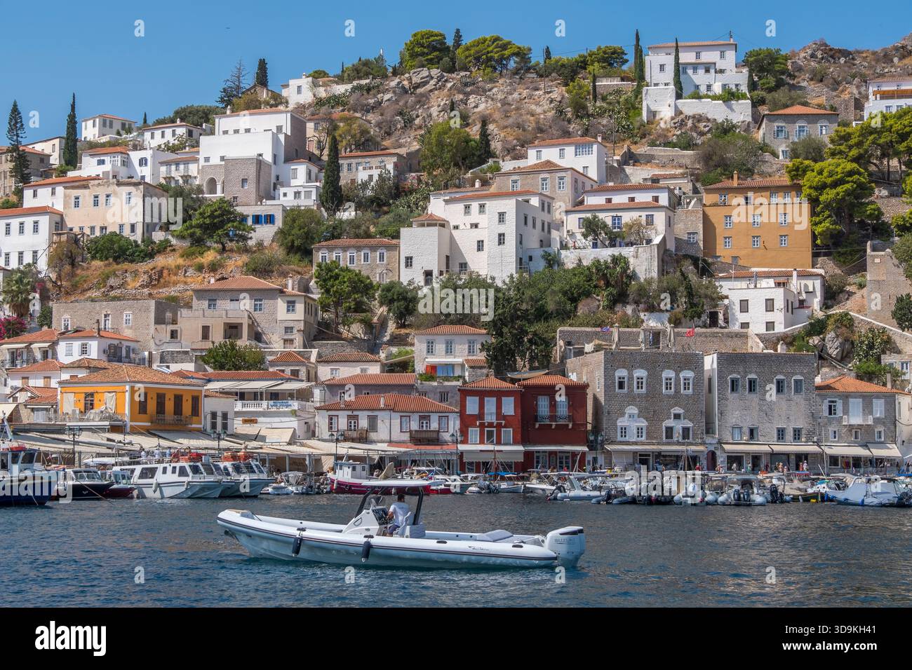 Stadt und Hafen auf der Insel Hydra in Griechenland Stockfoto
