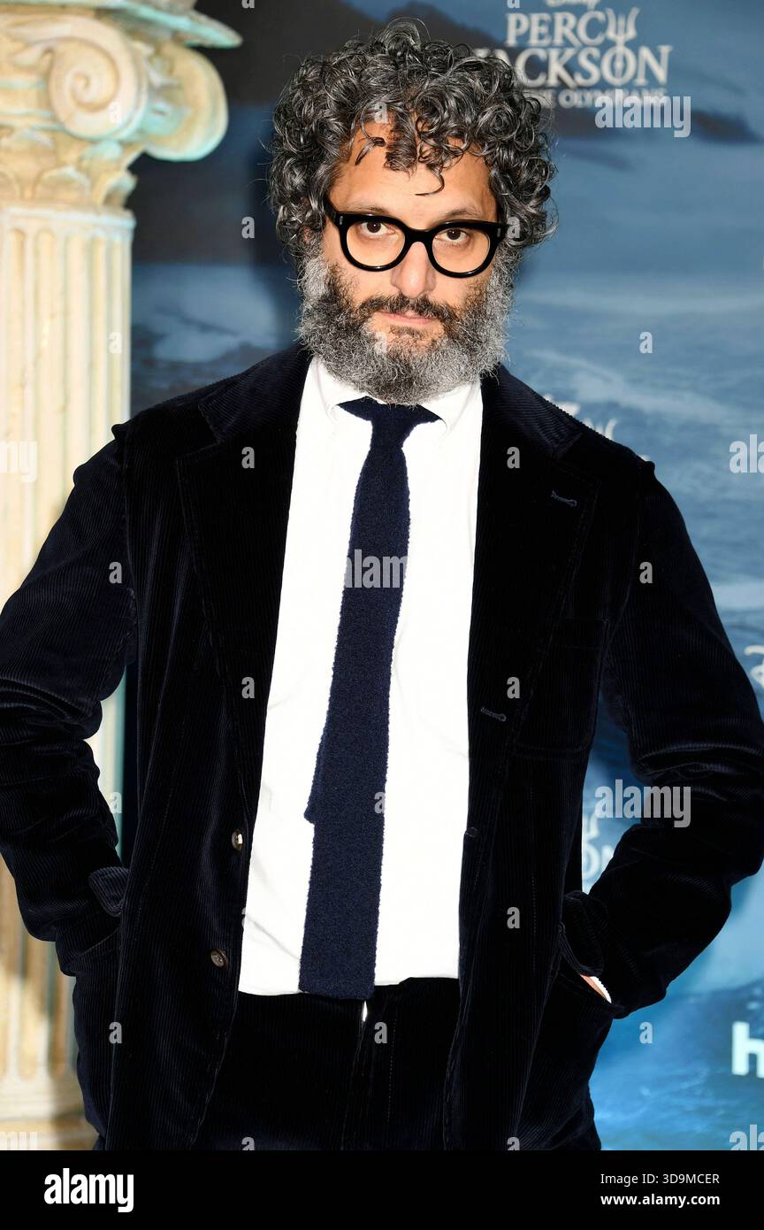 Jason Mantzoukas bei der Weltpremiere der 2. Staffel der Disney+-Serie „Percy Jackson and the Olympians / Percy Jackson: The Series“ im Academy Museum of Motion Pictures. Los Angeles, 3. Dezember 2025 Stockfoto