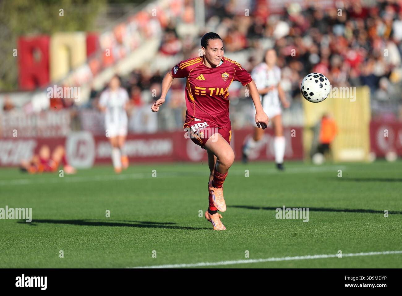 Rom, Italien. Dezember 2025. Alice Corelli (Roma Women) während des Spiels AS Roma vs Juventus FC, italienischer Fußball Serie A Frauen in Rom, Italien, 06. Dezember 2025 Credit: Independent Photo Agency/Alamy Live News Stockfoto