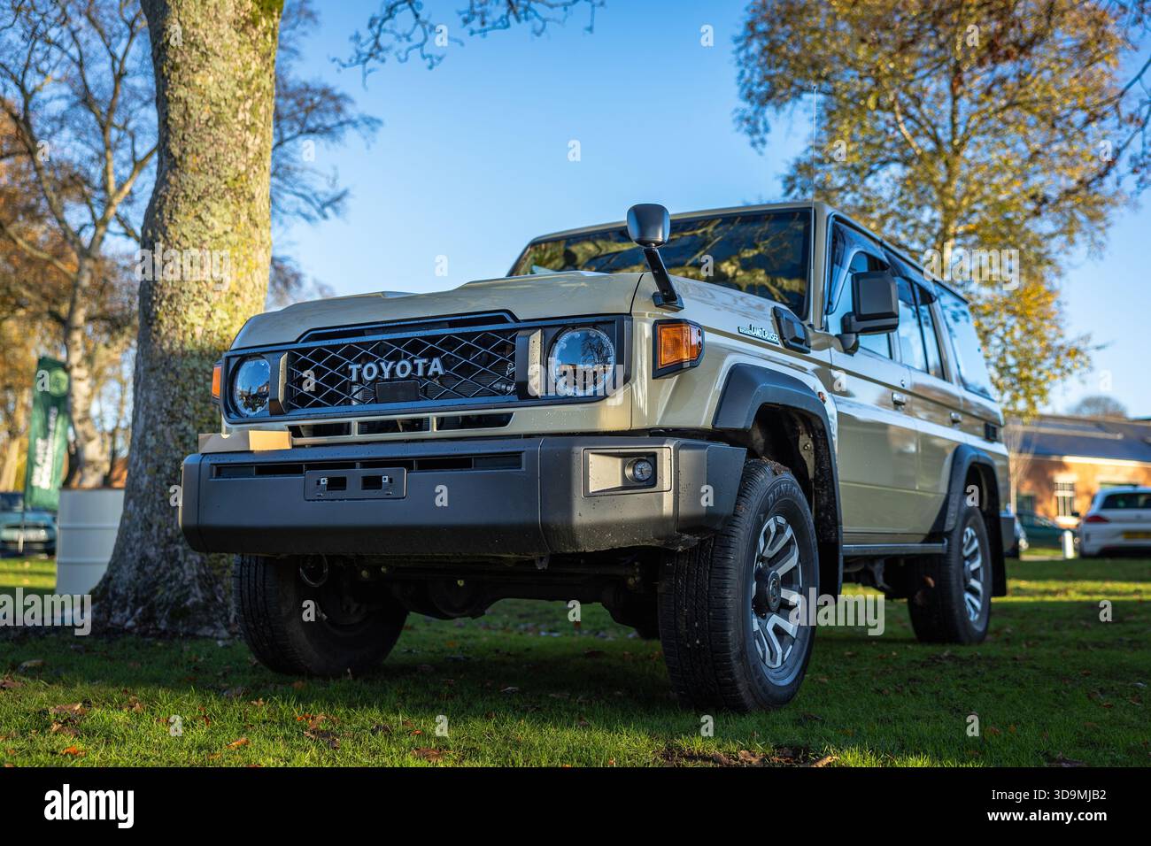 Toyota Land Cruiser 70, ausgestellt auf der Bicester Motion Assembly am 30. November 2025. Stockfoto