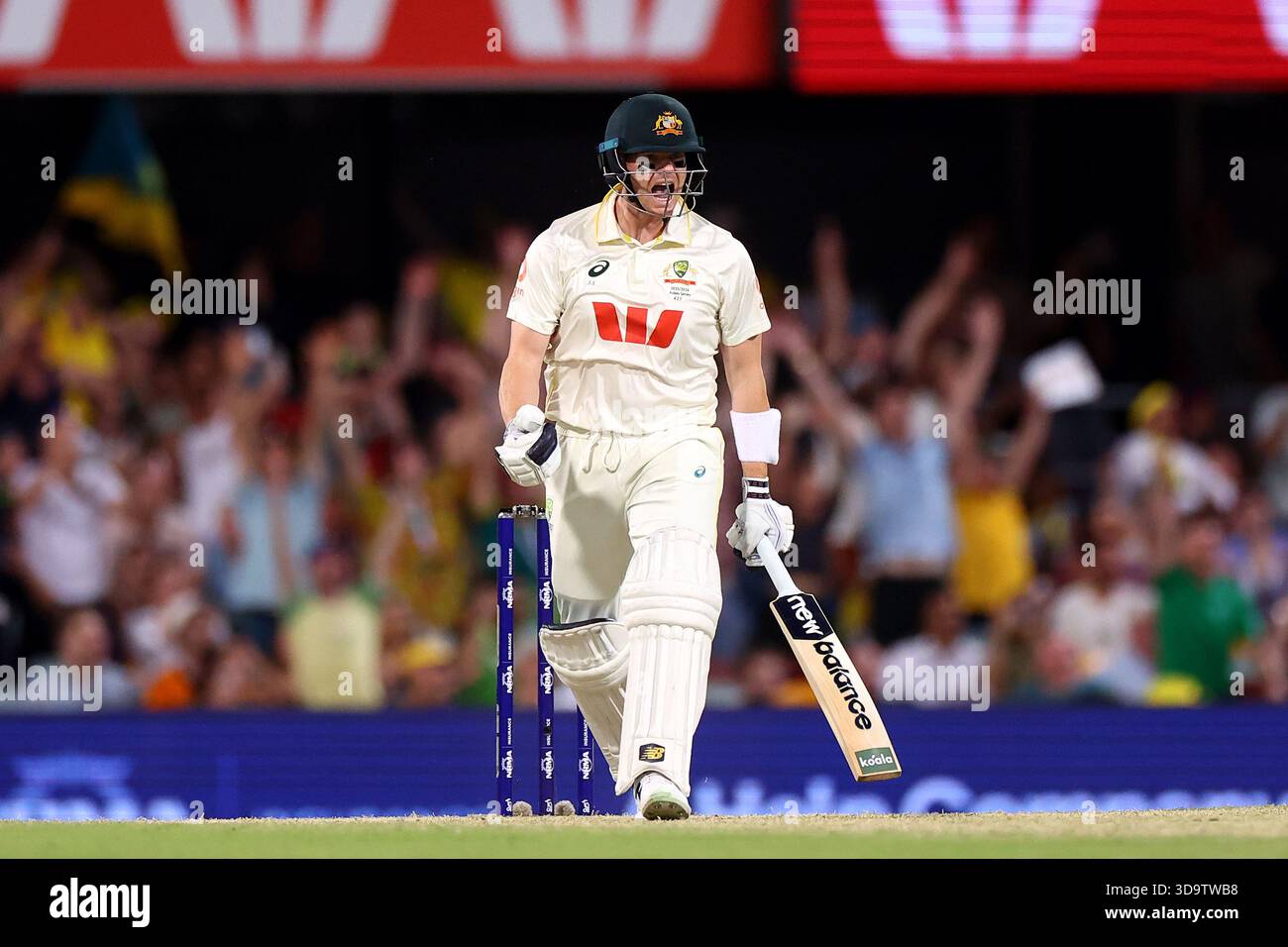 Brisbane, Australien. Dezember 2025. Steve Smith aus Australien feiert den Sieg Australiens am 4. Tag des zweiten Tests in der NRMA Insurance Ashes Series Australien gegen England im Gabba, Brisbane Cricket Ground, Brisbane, Australien, 7. Dezember 2025 (Foto: Pat Hoelscher/News Images) *** GER AUT SUI OUT *** Credit: News Images LTD/Alamy Live News Stockfoto