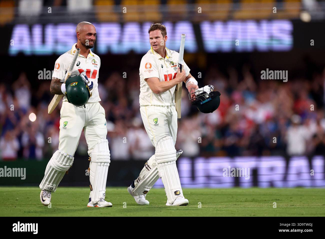 Brisbane, Australien. Dezember 2025. Steve Smith aus Australien feiert den Sieg Australiens am 4. Tag des zweiten Tests in der NRMA Insurance Ashes Series Australien gegen England im Gabba, Brisbane Cricket Ground, Brisbane, Australien, 7. Dezember 2025 (Foto: Pat Hoelscher/News Images) *** GER AUT SUI OUT *** Credit: News Images LTD/Alamy Live News Stockfoto