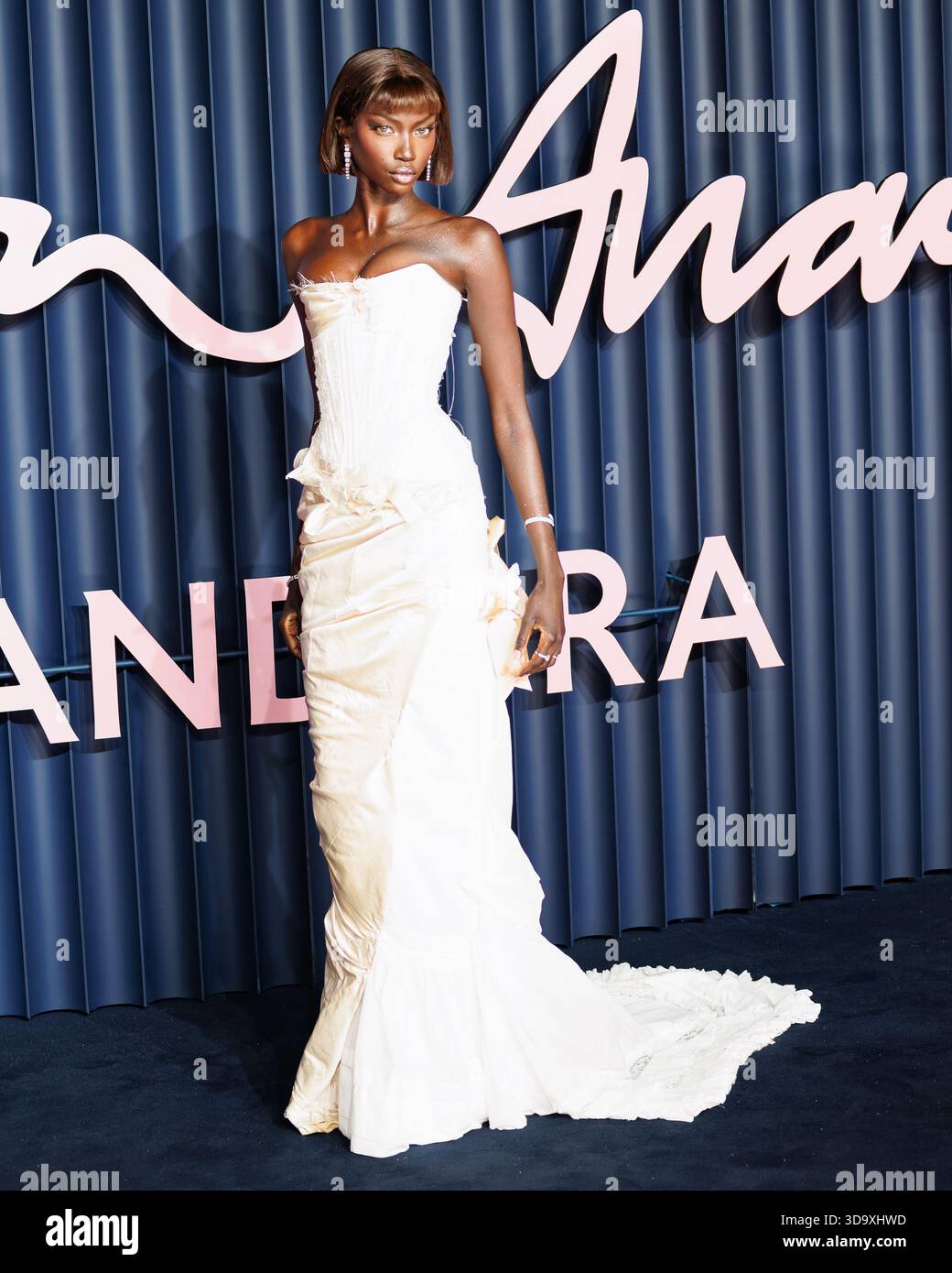 Anok Yai nimmt am 1. Dezember 2025 an den Fashion Awards 2025 in der Royal Albert Hall in London Teil Stockfoto