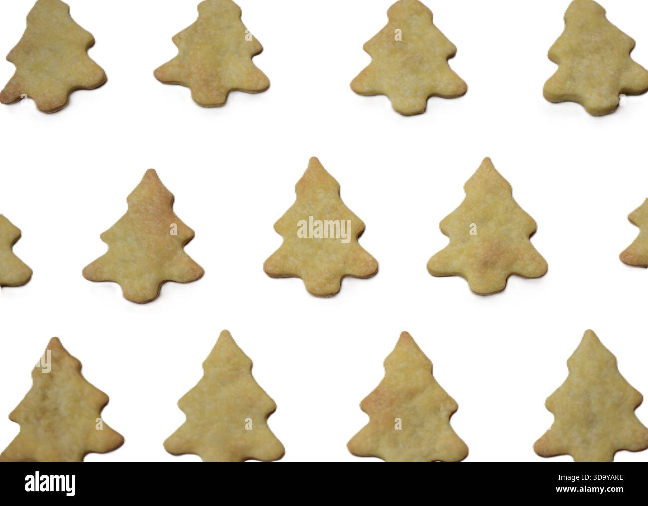 Nahtloses Muster von Weihnachtsbaumkeksen isoliert auf weißem Hintergrund. Festliches Backkonzept passend für Urlaubsgrafiken, Verpackungen, Design, und Stockfoto
