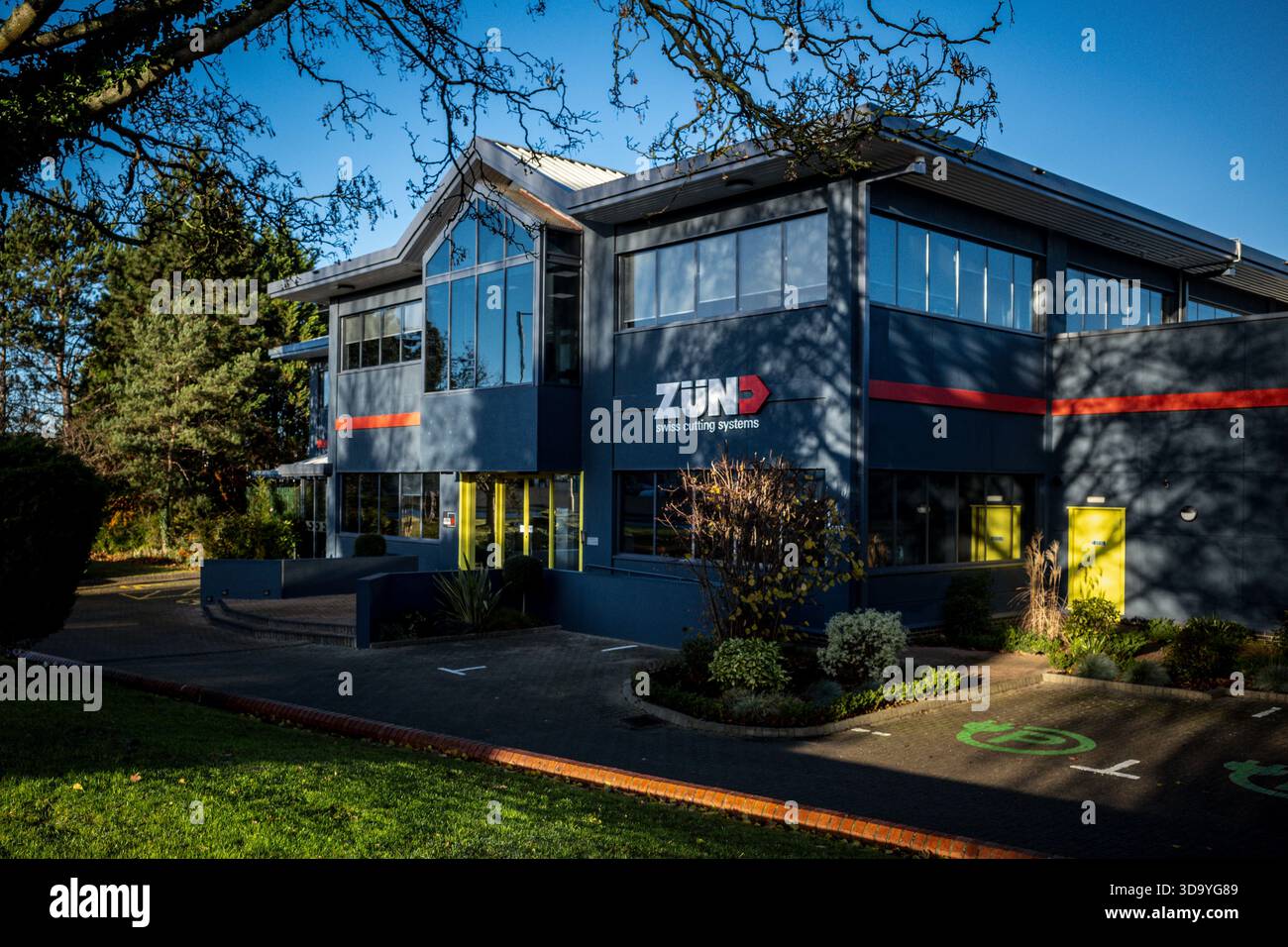 Zund UK Ltd Letchworth Garden City. Zund UK wurde 1993 als Wild Plot Systems gegründet. Seit 2017 Tochtergesellschaft der Zünd Systemtechnik AG. Stockfoto