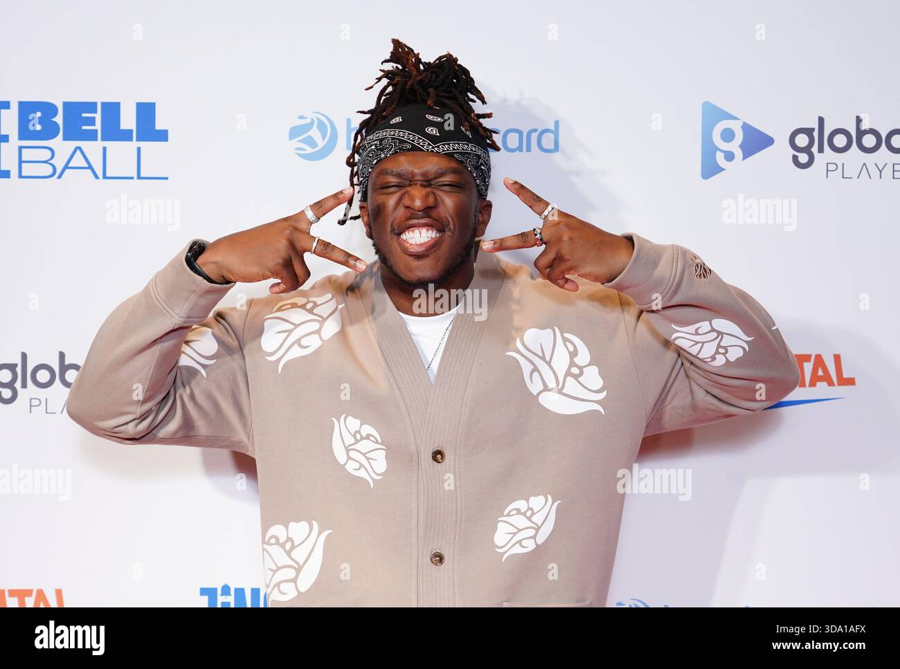 Aktenfoto vom 12/24 von KSI am zweiten Tag des Jingle Bell Balls von Capital mit Barclaycard in der Londoner O2 Arena. YouTube-Star KSI wurde von jungen Menschen in einer Umfrage des British Council als einflussreiche digitale Persönlichkeit anerkannt. Eine Umfrage hat ergeben, dass die Filmstars Tom Holland und Millie Bobby Brown von Gen Z Think zwei der international anerkanntesten und einflussreichsten Persönlichkeiten Großbritanniens sind. Nach neuen Daten des British Council, der internationalen Organisation für kulturelle Beziehungen des Landes, glauben junge Menschen, dass Film und Fernsehen die größte kulturelle Wirkung in der Gesellschaft haben und dass sie Akteure wie diese bevorzugen Stockfoto