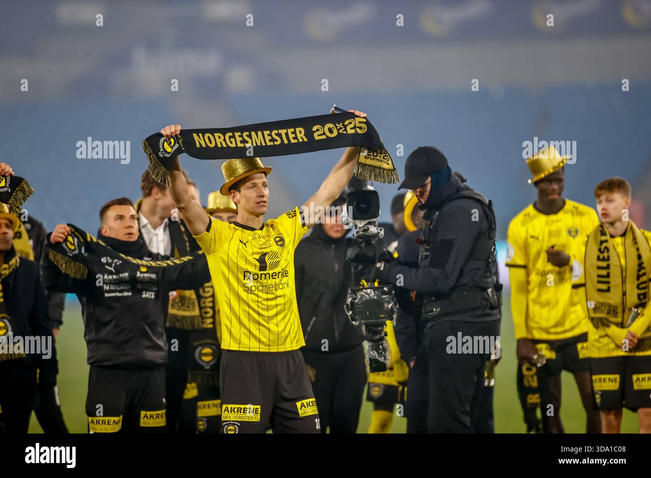 Oslo, Norwegen, 6. Dezember 2025. Thomas Lehne Olsen feiert nach dem Cupfinale zwischen Lillestrøm und Sarpsborg 08 im Ullevål-Stadion in Oslo Lillestrøm. Quelle: Frode Arnesen/Alamy Live News Stockfoto
