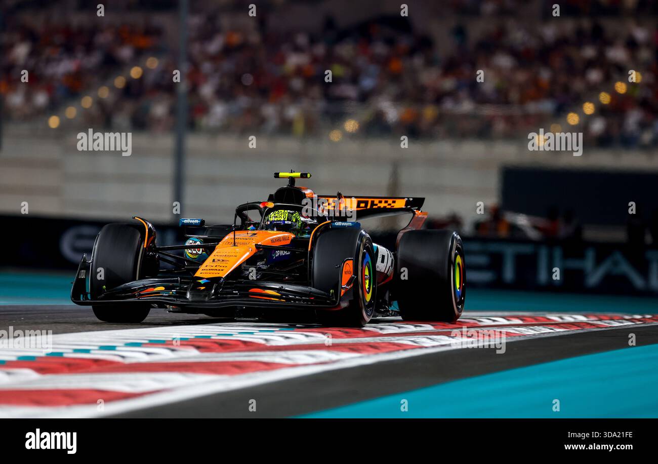 #4 Lando Norris (GBR, McLaren F1 Team), F1 Grand Prix von Abu Dhabi auf dem Yas Marina Circuit am 7. Dezember 2025 in Abu Dhabi, Vereinigte Arabische Emirate. (Foto: HOCH ZWEI) Stockfoto