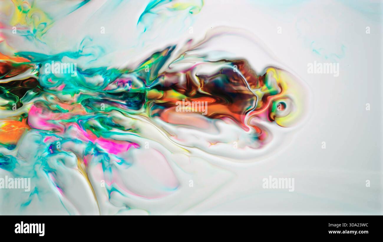 Lebendige abstrakte flüssige Farben, die sich in organischen Formen vermischen und verwirbeln Stockfoto