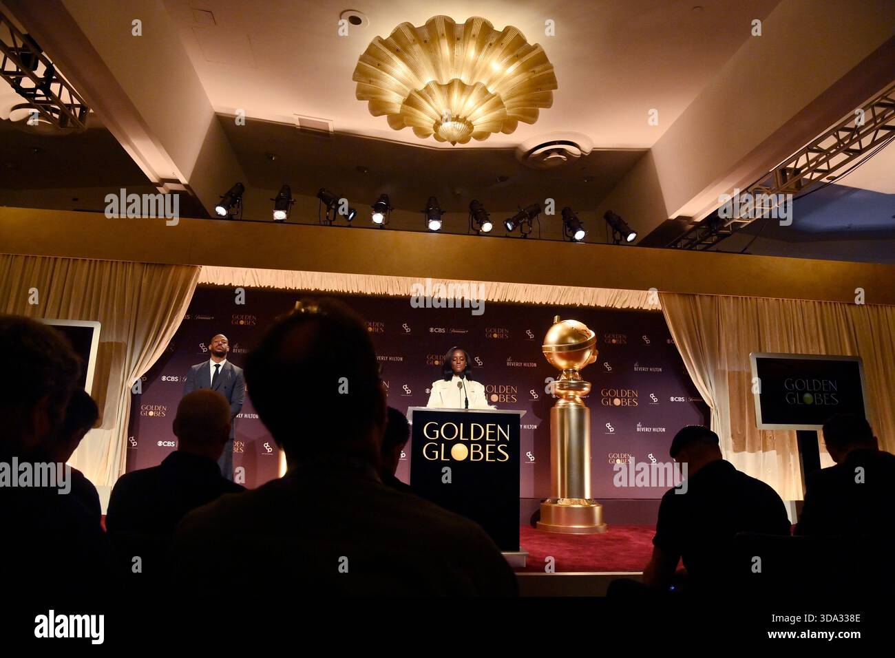 Beverly Hills, Usa. Dezember 2025. Marlon Wayans (L) und Skye P. Marshall geben Nominierungen für die 83. Jährlichen Golden Globe Awards in Beverly Hills, Kalifornien, am Montag, den 8. Dezember 2025 bekannt. Die Golden Globes werden am Sonntag, den 11. Januar, um 20 Uhr ET auf CBS ausgestrahlt und auf Paramount übertragen. Foto: Jim Ruymen/UPI Credit: UPI/Alamy Live News Stockfoto