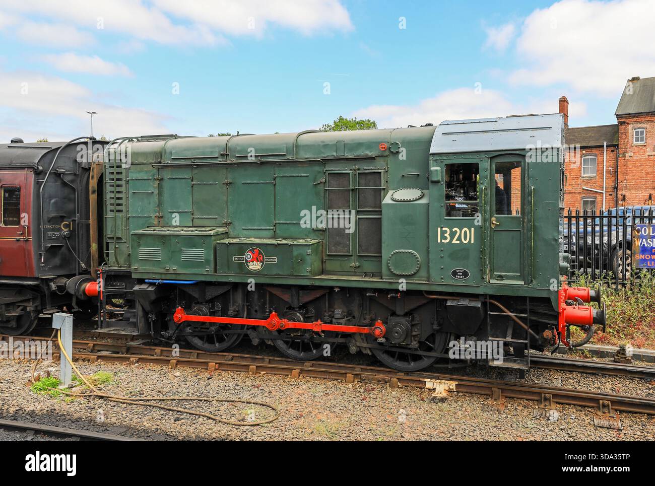 13201 ist eine dieselelektrische Rangierlokomotive der BR 08 0-6-0 350 PS, Severn Valley Railway, Bridgnorth, Shropshire, England, UK Stockfoto