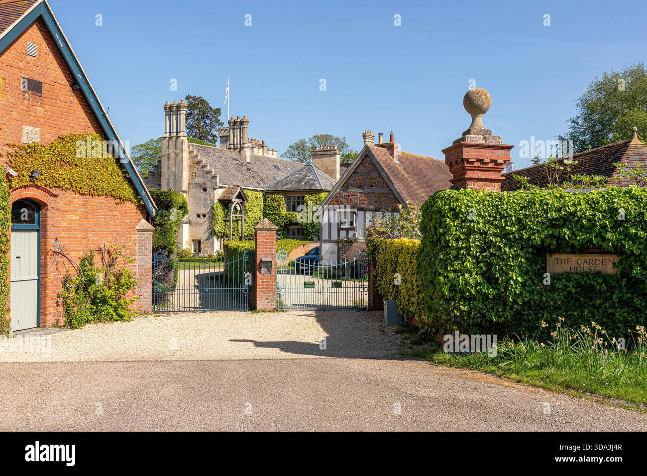 Boddington Manor, Hauptsitz der Robert Hitchings Group, & The Garden House, Boddington, Gloucestershire, England Großbritannien Stockfoto