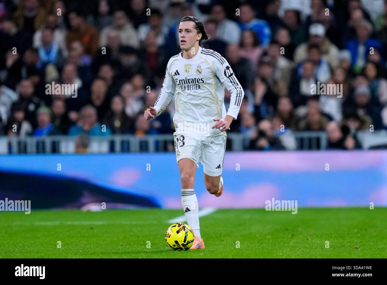 Madrid, Spanien. Dezember 2025. Während des La Liga EA Sports Matches zwischen Real Madrid CF und RC Celta spielte am 7. Dezember 2025 im Santiago Bernabeu Stadion in Madrid. (Foto: Cesar Cebolla/PRESSIN) Credit: PRESSINPHOTO SPORTS AGENCY/Alamy Live News Stockfoto