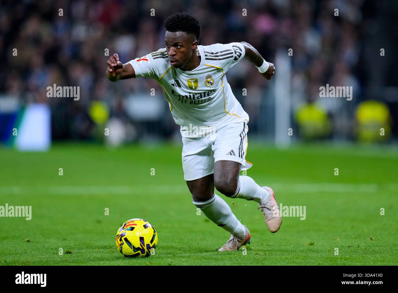 Madrid, Spanien. Dezember 2025. Während des La Liga EA Sports Matches zwischen Real Madrid CF und RC Celta spielte am 7. Dezember 2025 im Santiago Bernabeu Stadion in Madrid. (Foto: Cesar Cebolla/PRESSIN) Credit: PRESSINPHOTO SPORTS AGENCY/Alamy Live News Stockfoto