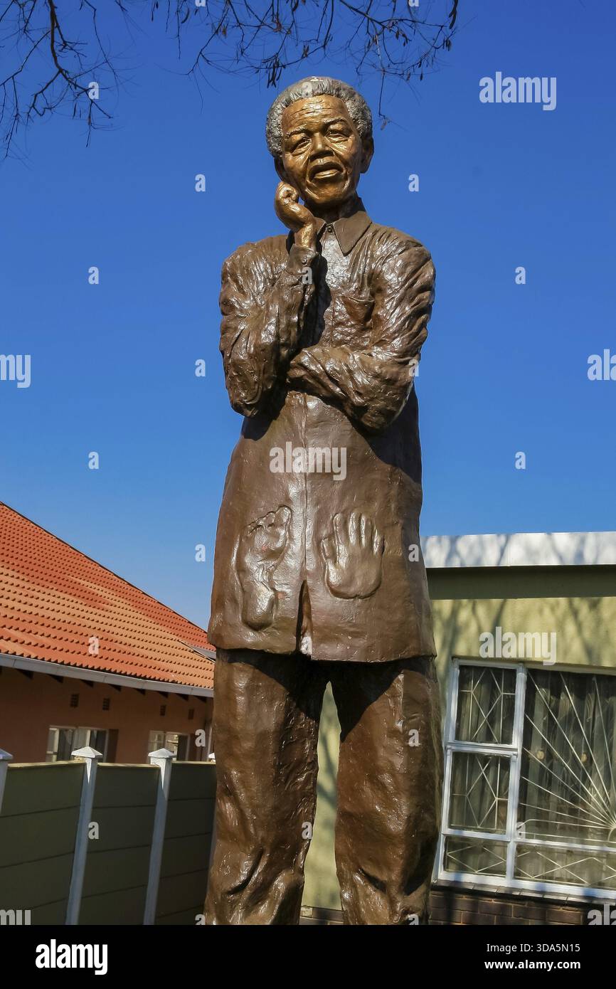 Johannesburg, Südafrika, 12. Juli 2009, Nelson Mandela in Soweto Statue Stockfoto