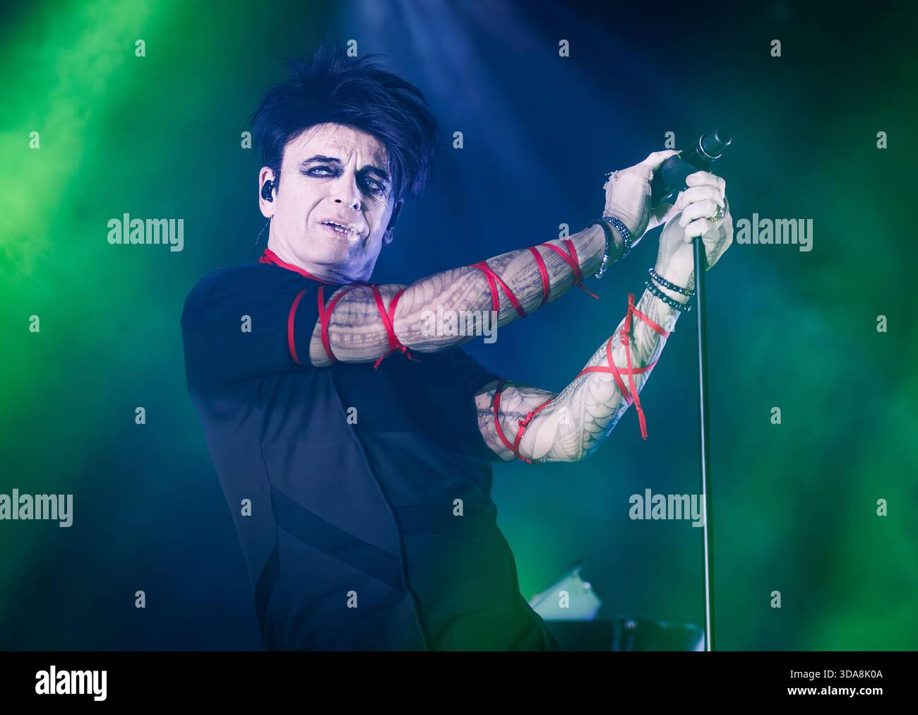 Gary Numan trat am 21. November 2025 live im Eventim Apollo Hammersmith in London auf Stockfoto