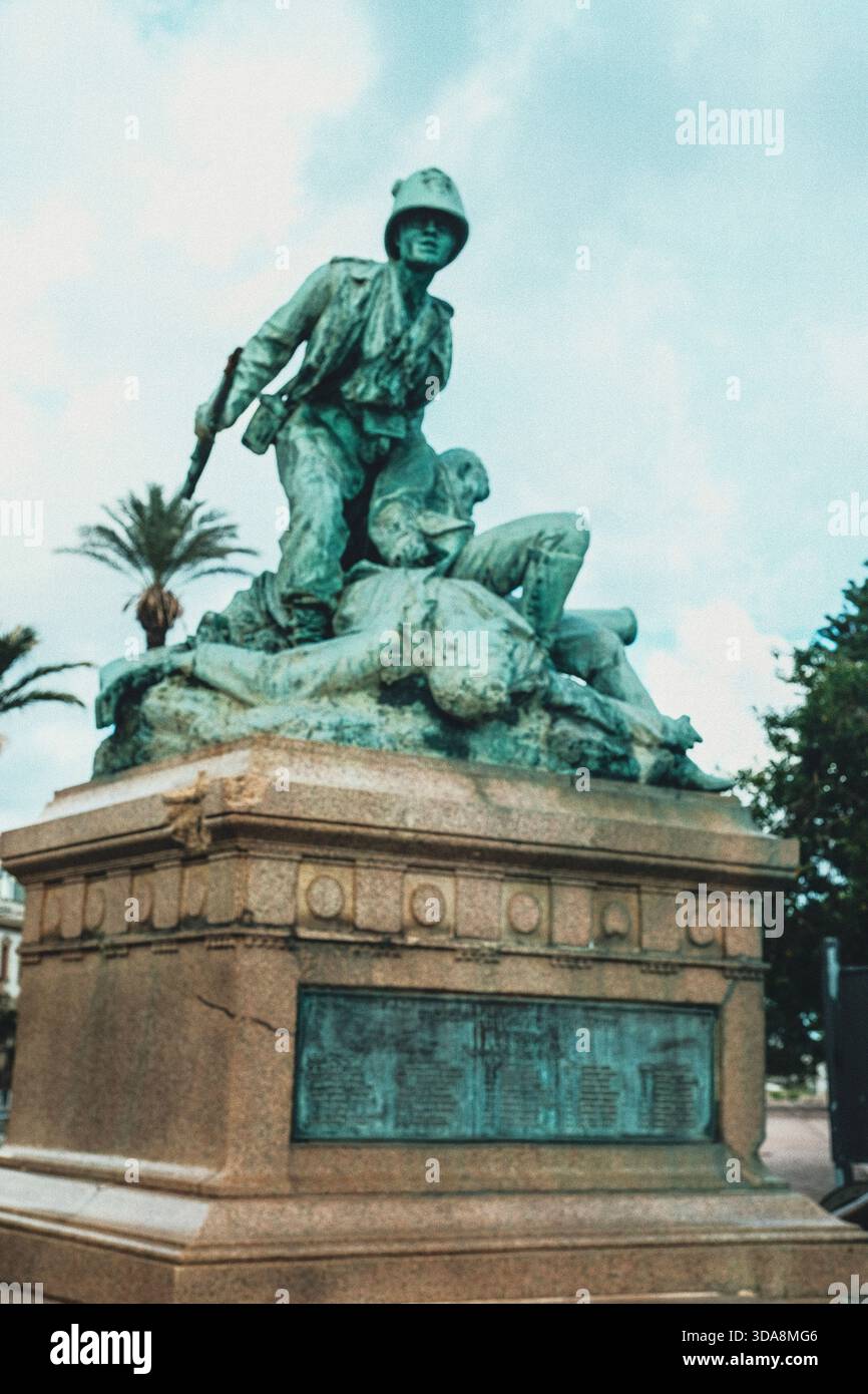 Statue, die den Toten des Ersten Weltkriegs in Messina gewidmet ist Stockfoto