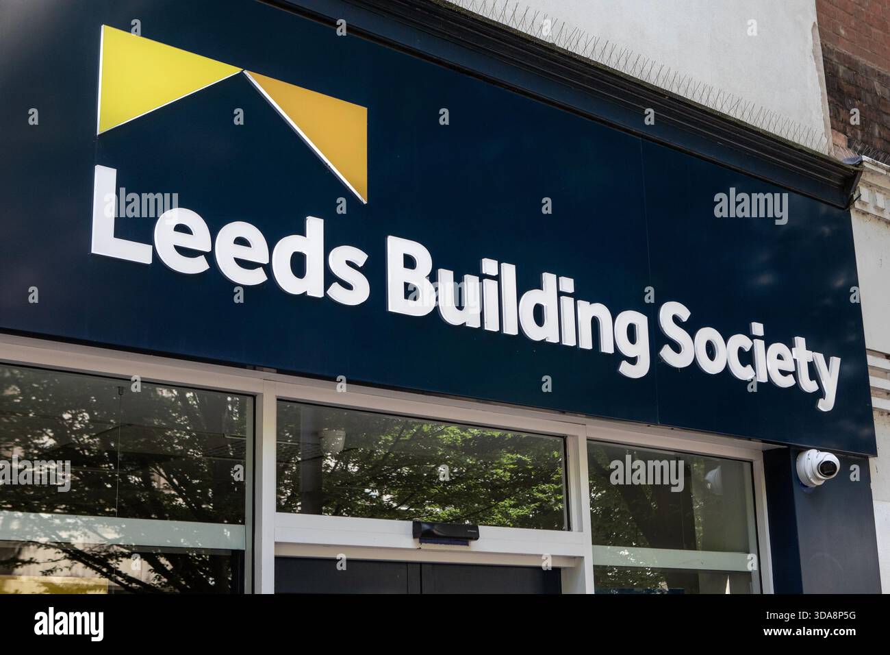 Nottingham, Großbritannien - 28. Juni 2025: Eine Niederlassung der Leeds Building Society in Nottingham, Großbritannien. Stockfoto