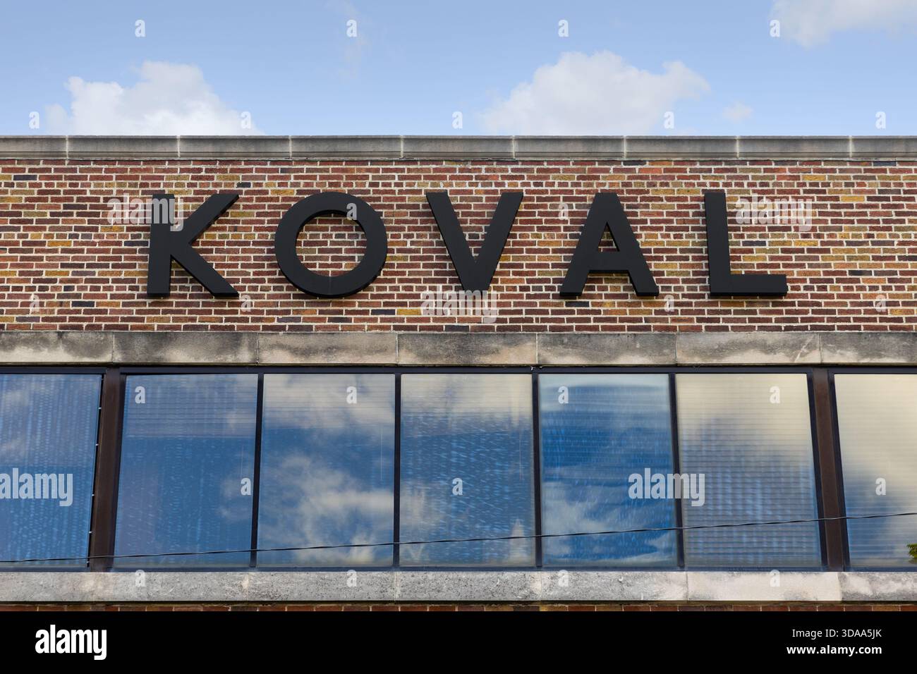 Die Koval Distillery befindet sich im Viertel Ravenswood und produziert Whiskey, Gin und Liköre und bietet Touren und Verkostungen an. Stockfoto