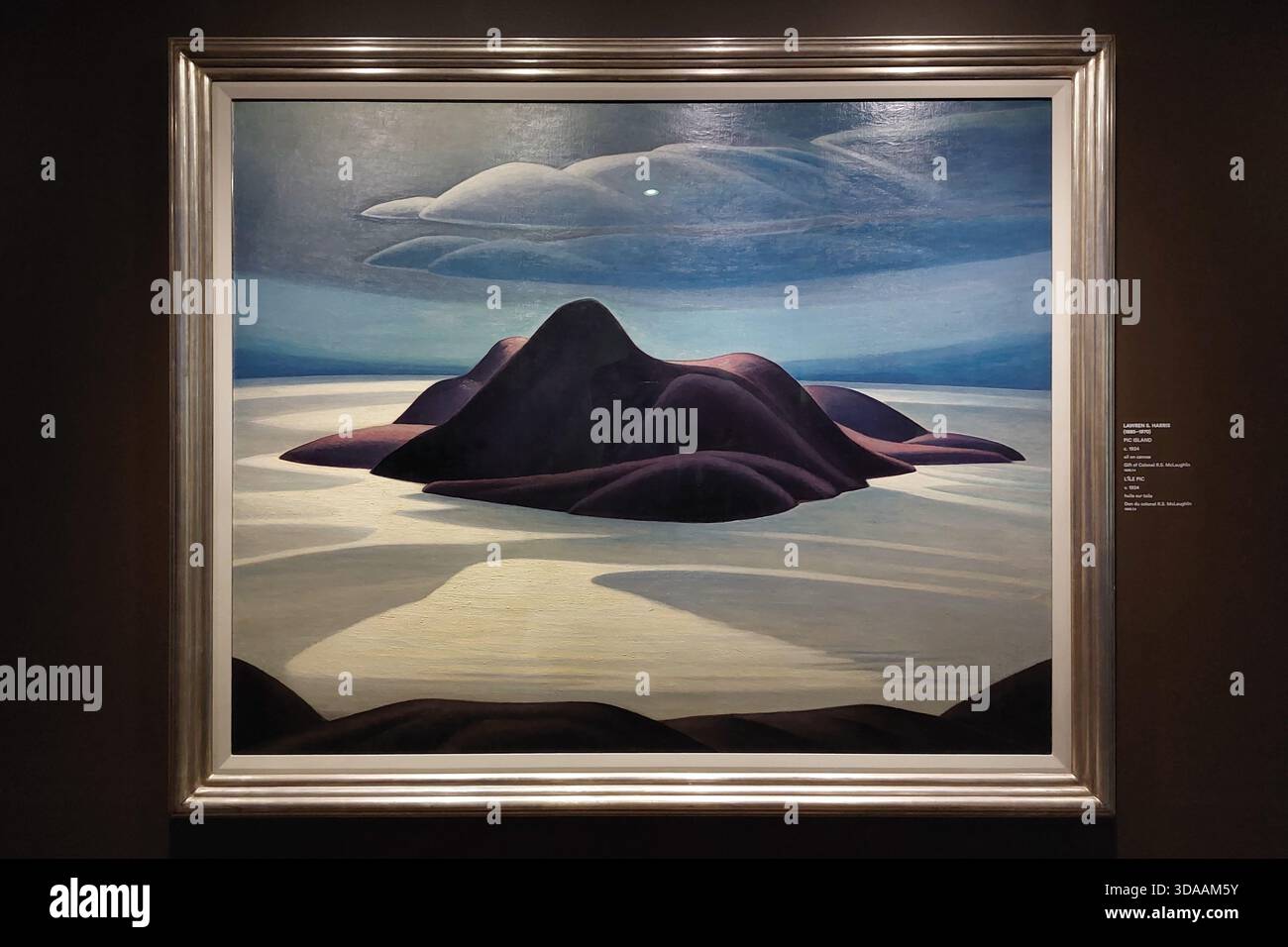 „PIC Island“ von Lawren Harris, Gemälde in der McMichael Canadian Art Collection, Kleinburg, Ontario. Stockfoto