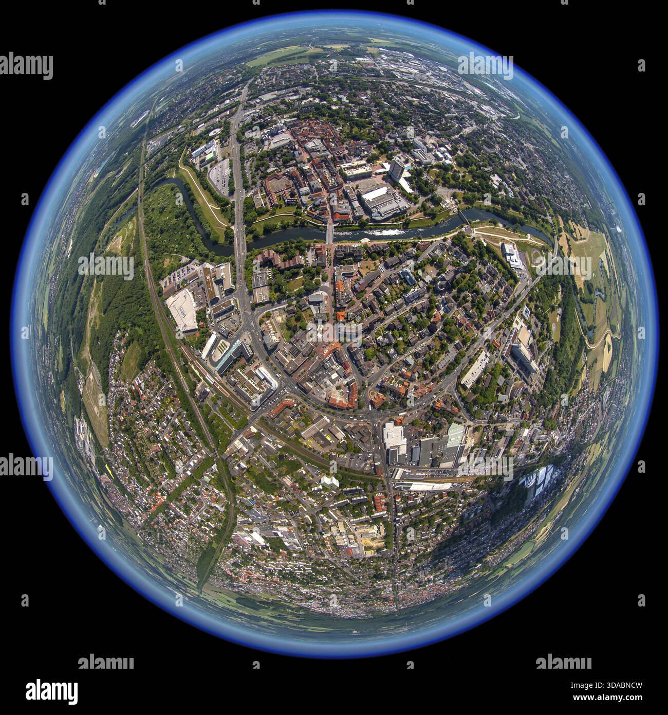 Blick auf das Stadtzentrum von Luenen mit Lippe und Marktplatz, Fischaugenblick, Panorama, Fischaugenlinse, Luenen, Ruhrgebiet, Nordrhein-Westfalen, Deutschland, Europ Stockfoto