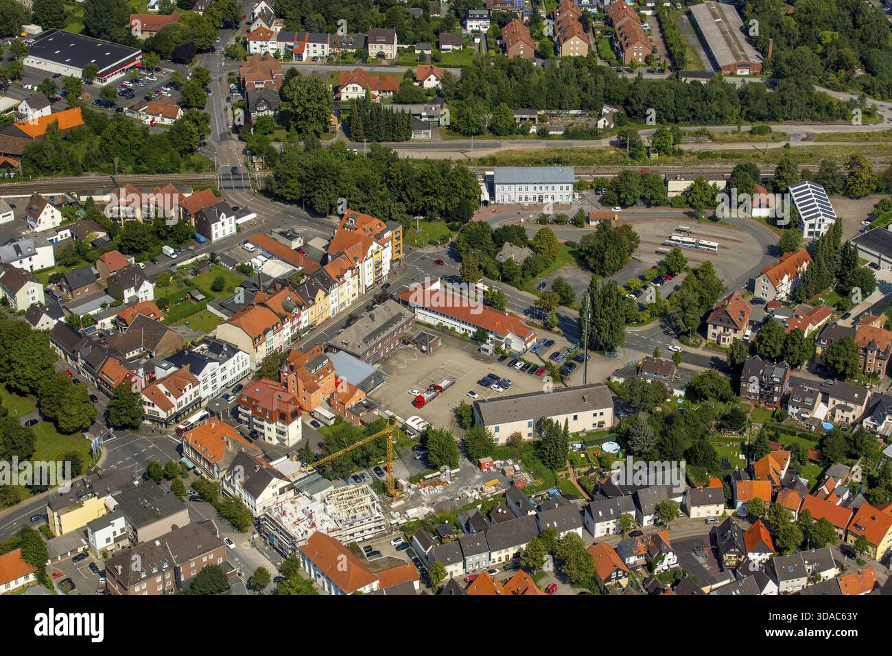 Bahnhof Werl und Bahnhofsvorplatz, Werl, Soester-Boerde, Nordrhein-Westfalen, Deutschland, Europa, Luftaufnahme, Vogelperspektive, Luftaufnahme, A Stockfoto