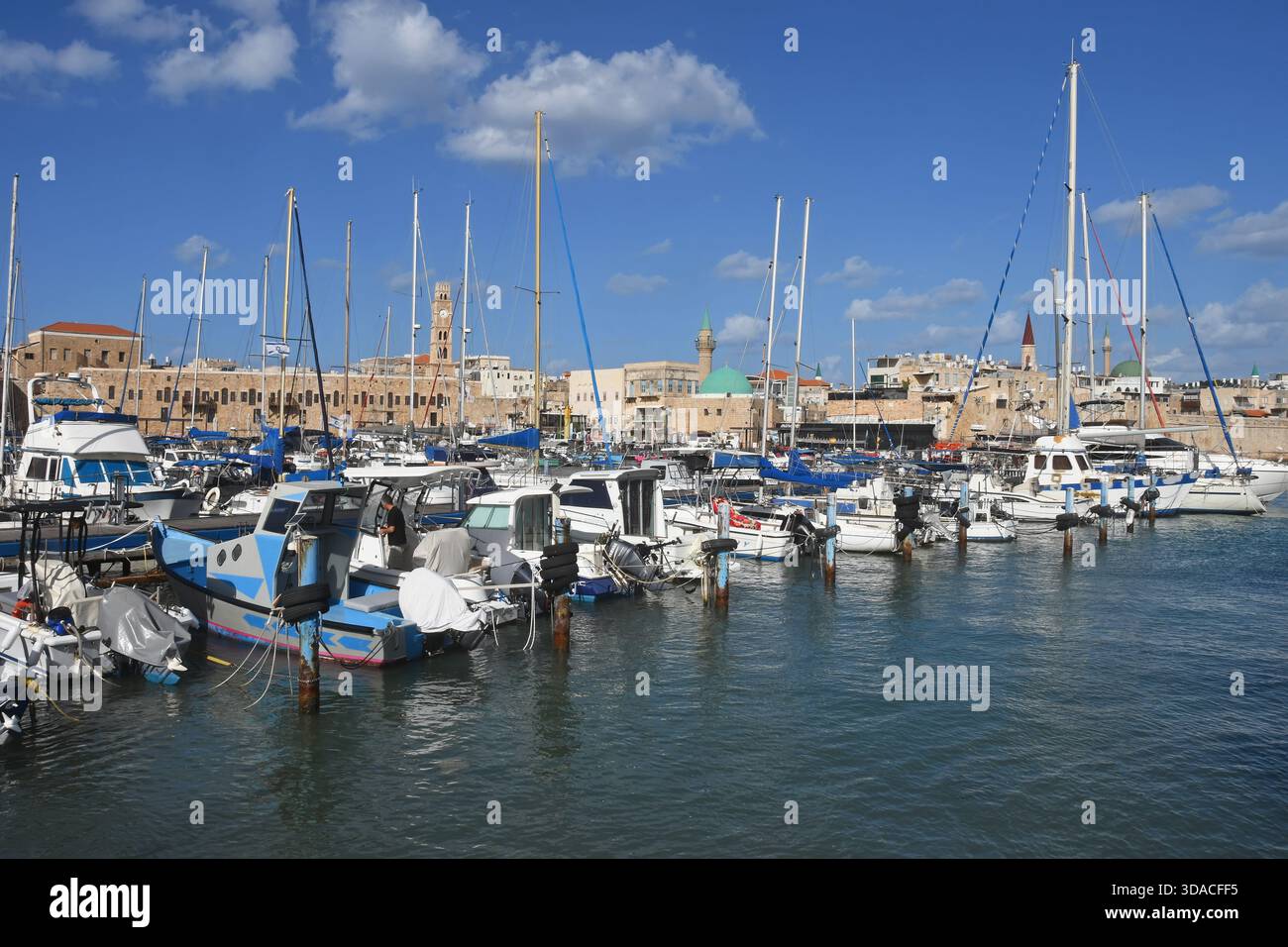 Fischerhafen in der Altstadt von Akkon, Israel Stockfoto