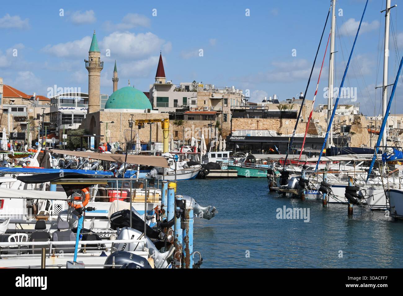 Fischerhafen in der Altstadt von Akkon, Israel Stockfoto