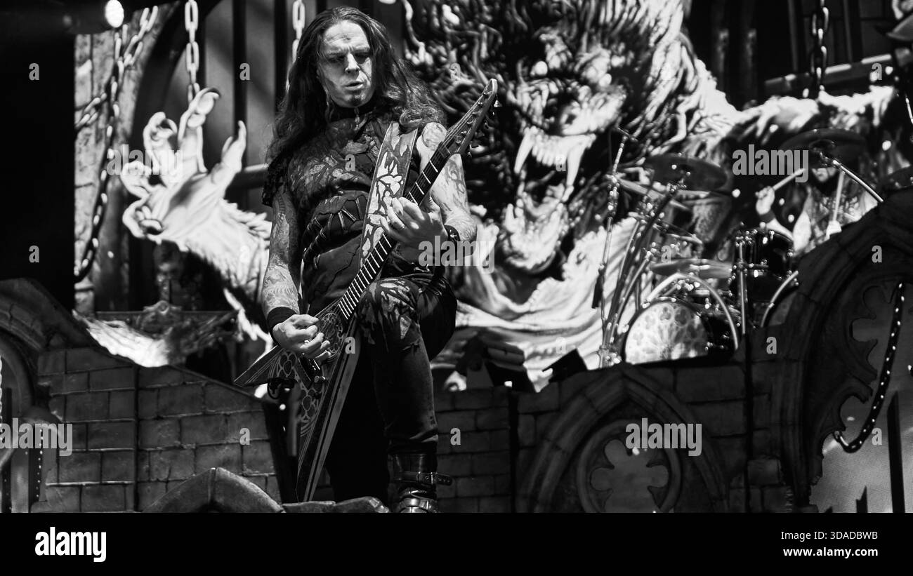 Die deutsche Power-Metal-Band Powerwolf tritt live auf der Bühne im Huskvarna Folkets Park in Schweden auf, 22. Juni 2025. Stockfoto