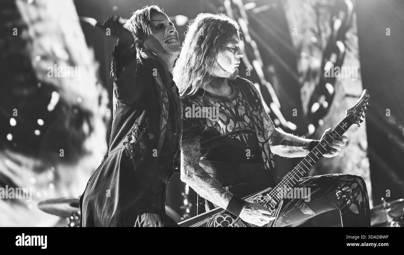 Die deutsche Power-Metal-Band Powerwolf tritt live auf der Bühne im Huskvarna Folkets Park in Schweden auf, 22. Juni 2025. Stockfoto