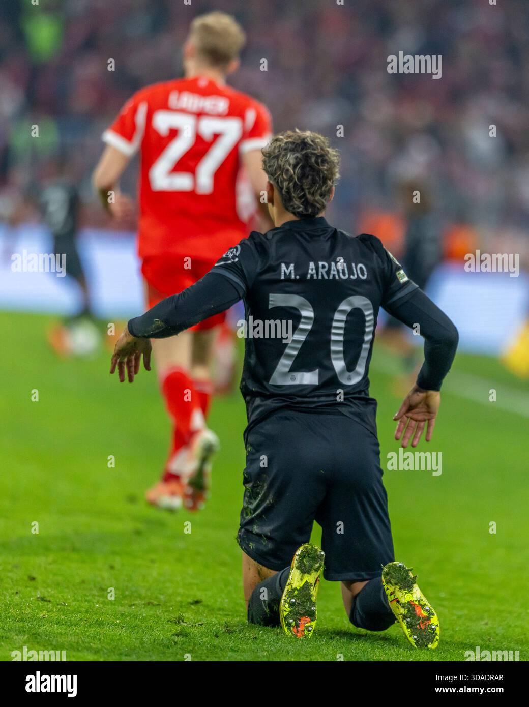 Dortmund, Deutschland 09. Dezember 2025: Champions League - 2025/2026 - FC Bayern München gegen Sporting Lissabon im Bild: Ivan Fresneda (Sporting CP) unzufrieden auf dem Feld [Pitch]. Stockfoto