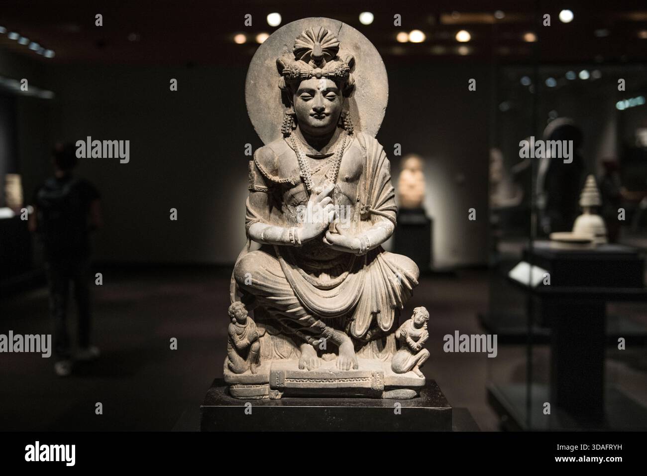 Skulpturen aus Indien: Bodhisattva mit Kreuzbeinen. Nationalmuseum Tokio. Japan Stockfoto