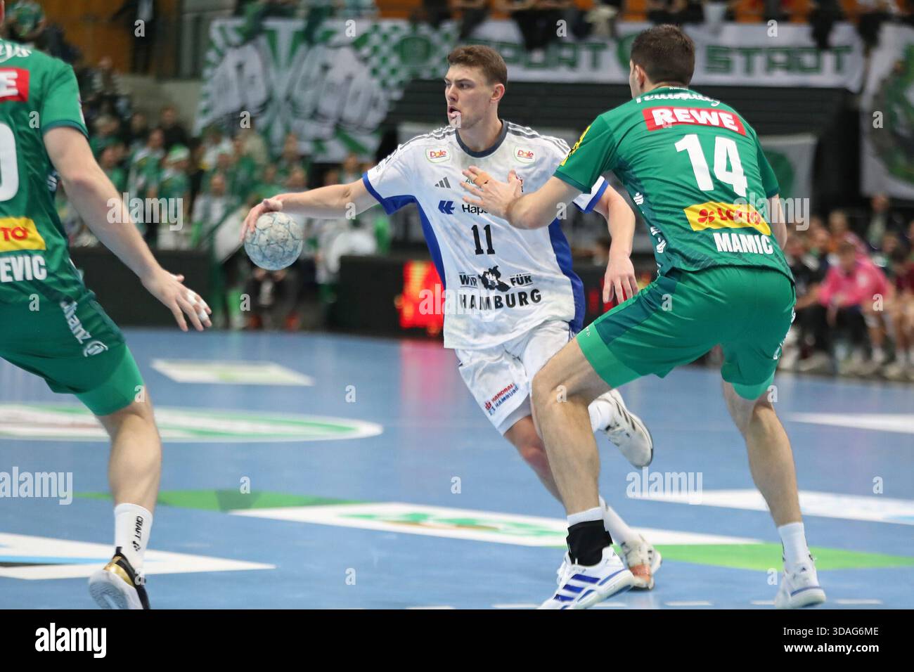 Nicolaj Jörgensen (11, HSV Hamburg). Handball, DAIKIN HBL, 1. Bundesliga, Saison 2025/2026, Spieltag 16: SC DHfK Leipzig vs. Handball Sport Verein Hamburg am 10. Dezember 2025 im Quarterback Immobilien Arena Leipzig. Stockfoto