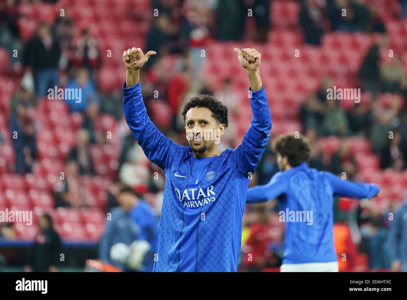 Marquinhos in Aktion während des Champions-League-Spiels zwischen Athletic Bilbao und Paris Saint Germain PSG in San Mames, in Bilbao Credit: Mickael DUCINT/Alamy Live News Stockfoto