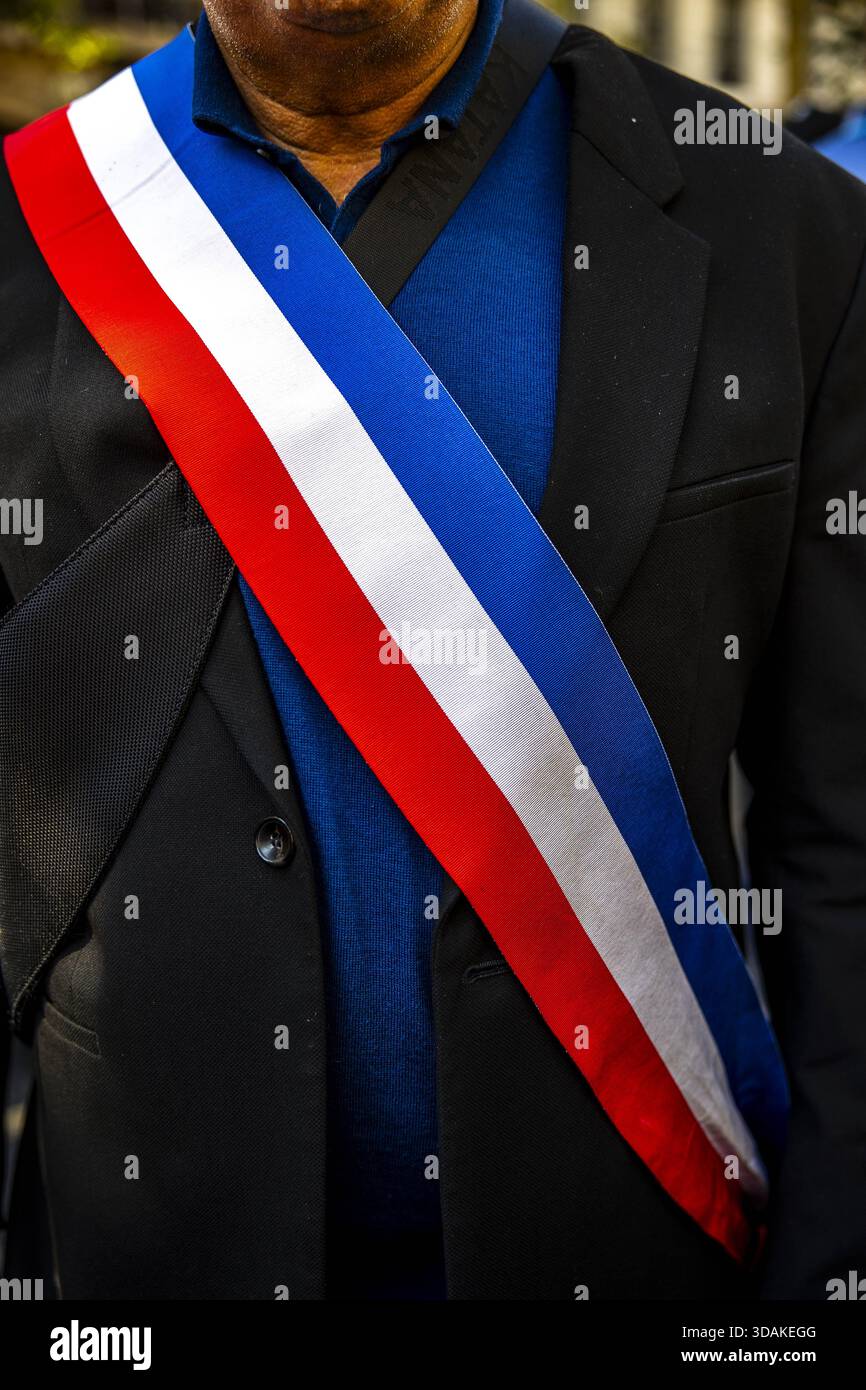 Bürgermeister demonstriert gegen die Regierung in Paris, Frankreich, 09/18/2025 Stockfoto