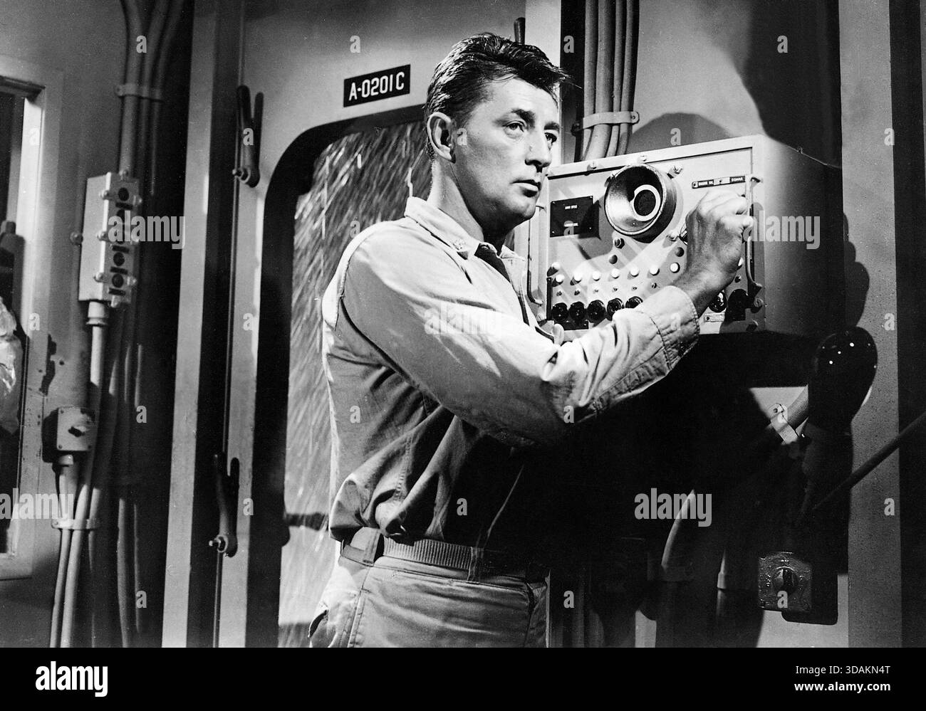 Robert Mitchum in Duel in the Atlantic, Originaltitel: „The Enemy below“, Regie: Dirk Powell, USA 1928. [Automatisierte Übersetzung] Stockfoto