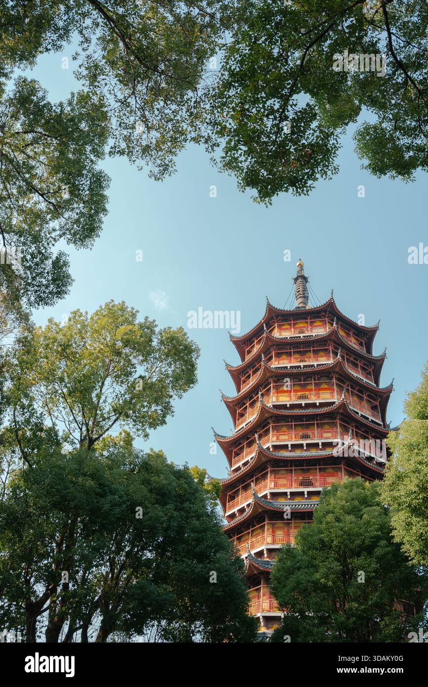 Suzhou, China - 16. März 2025 : Außenansicht der Beisi-Pagode des Nordtempels Stockfoto